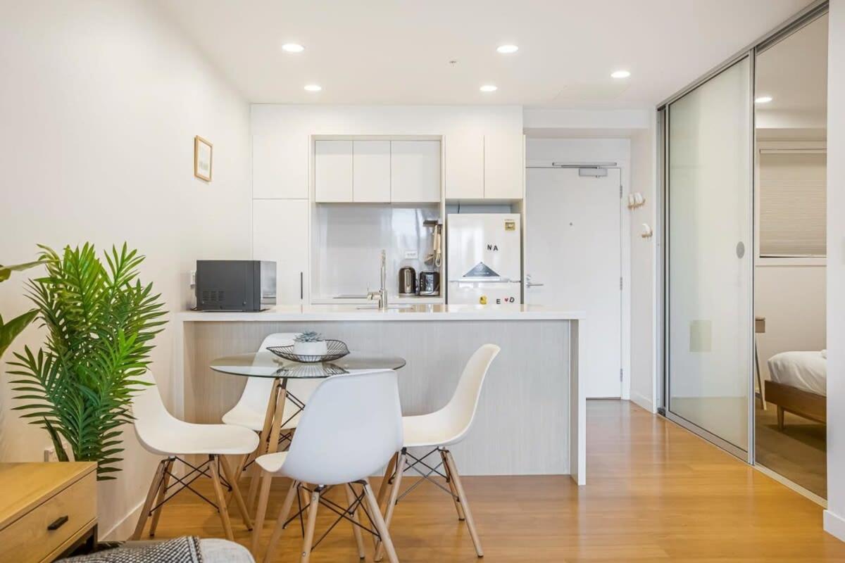 Cosy Two Bedroom Apartment With Balcony Pool And Gym Auckland Ngoại thất bức ảnh