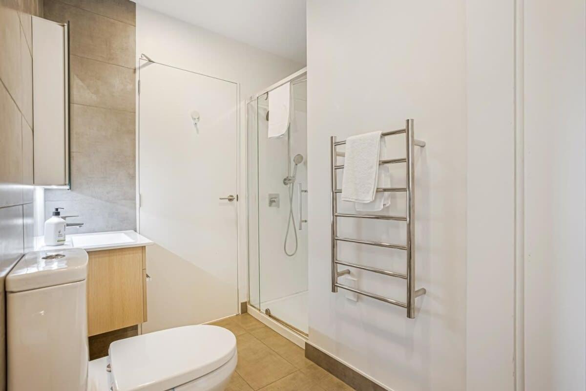 Cosy Two Bedroom Apartment With Balcony Pool And Gym Auckland Ngoại thất bức ảnh
